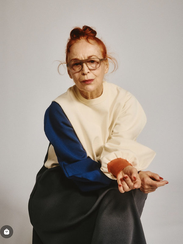Iris Karina modeling for Herincye Spring 25