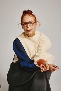 Iris Karina modeling for Herincye Spring 25