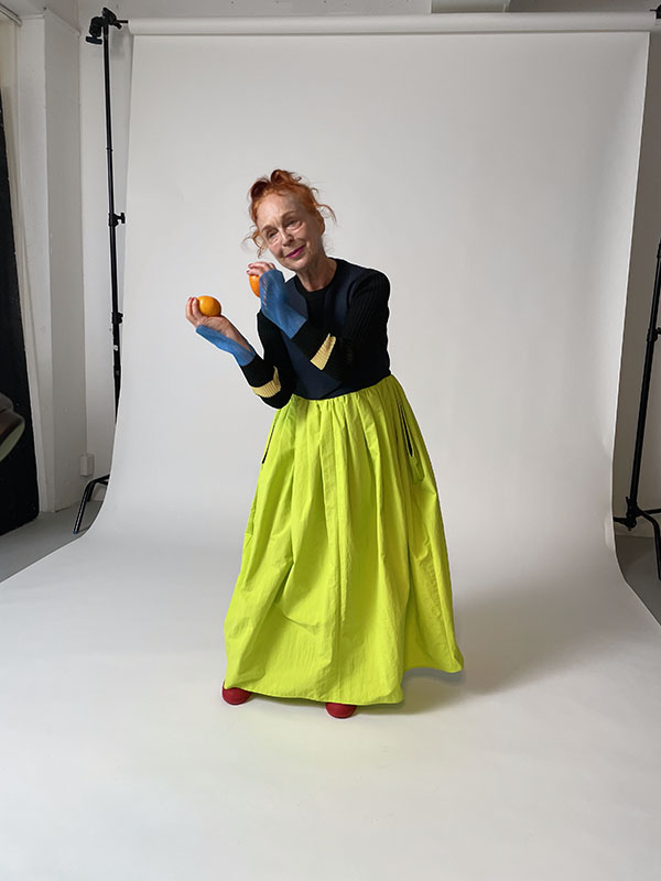 Iris Karina modeling for Herincye Spring 25