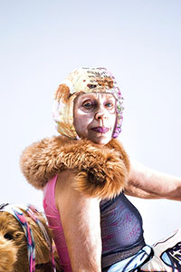 Iris Karina modeling for Oyku Valerio
